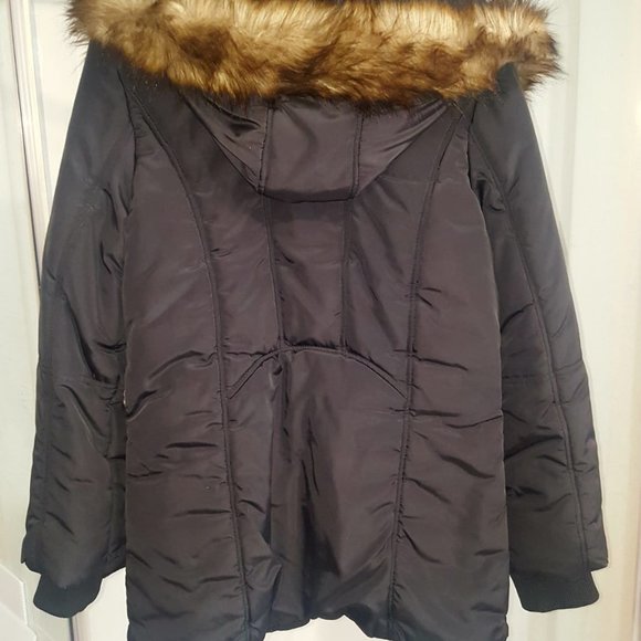 Winter outer zippered coat. - Picture 4 of 5